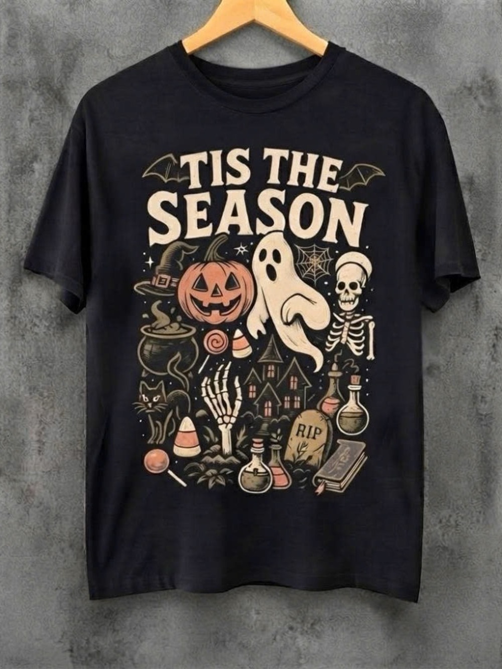 Tis The Season Halloween Graphic Tee - Black
